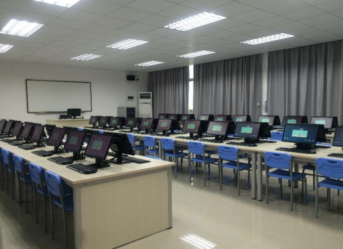 某學院桌面及中心機(jī)房(fáng)建設